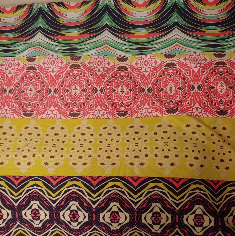 Patterned Strapless Dress - Picture 2 of 9